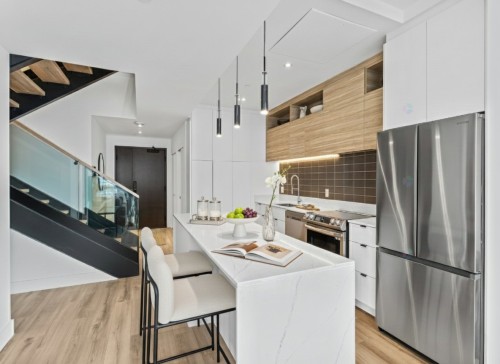 Cuisine - 2710-1180 Rue De Bleury, Montréal (Ville-Marie), QC - Indoor Photo Showing Kitchen With Upgraded Kitchen