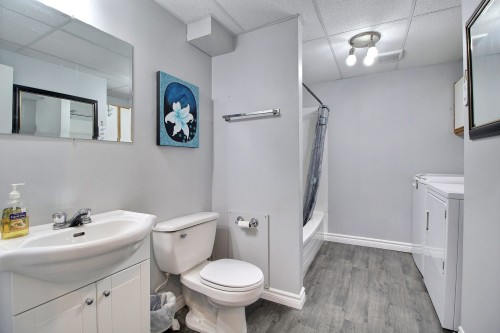 Salle de bains - 73 Rue Des Cèdres, Lebel-Sur-Quévillon, QC - Indoor Photo Showing Bathroom