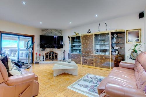 Salon - 44 Rue Bourassa, Granby, QC - Indoor Photo Showing Living Room