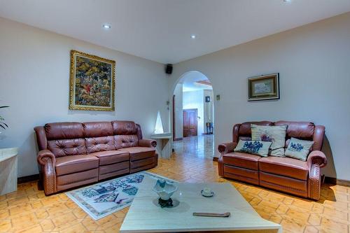 Salon - 44 Rue Bourassa, Granby, QC - Indoor Photo Showing Living Room