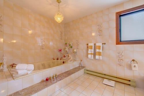 Salle de bains - 44 Rue Bourassa, Granby, QC - Indoor Photo Showing Bathroom