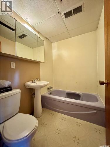 103 Cottonwood Crescent, Churchbridge, SK - Indoor Photo Showing Bathroom