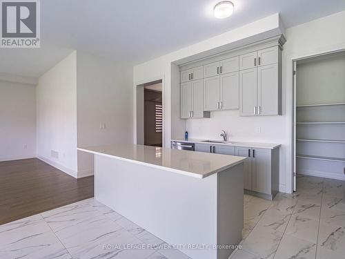 26 Hummingbird Grove, Adjala-Tosorontio, ON - Indoor Photo Showing Kitchen