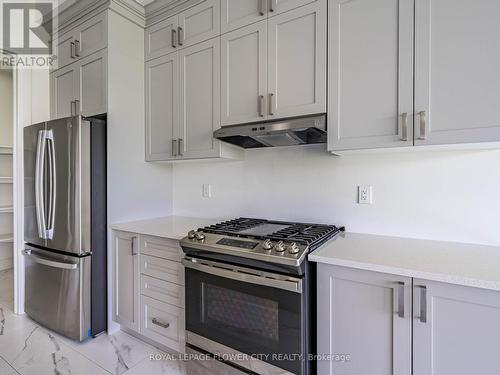 26 Hummingbird Grove, Adjala-Tosorontio, ON - Indoor Photo Showing Kitchen