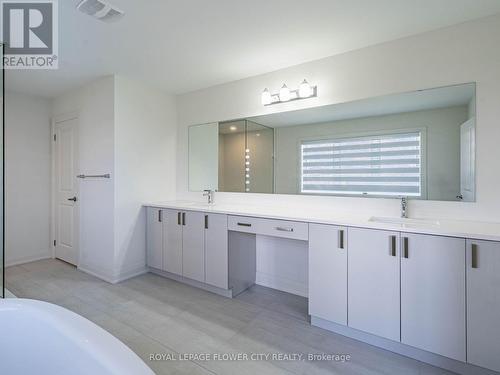 26 Hummingbird Grove, Adjala-Tosorontio, ON - Indoor Photo Showing Bathroom