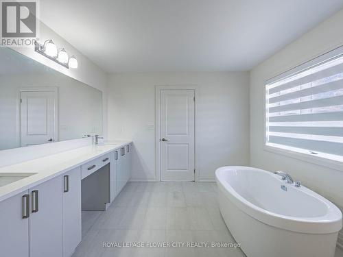26 Hummingbird Grove, Adjala-Tosorontio, ON - Indoor Photo Showing Bathroom