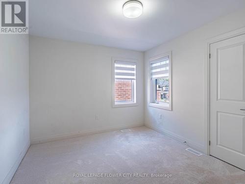 26 Hummingbird Grove, Adjala-Tosorontio, ON - Indoor Photo Showing Other Room