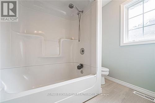 55 Morwick Drive, Hamilton, ON - Indoor Photo Showing Bathroom