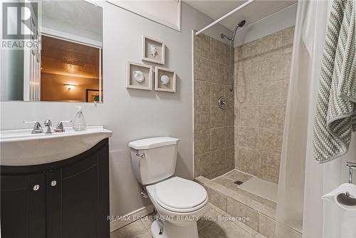 55 Morwick Drive, Hamilton, ON - Indoor Photo Showing Bathroom