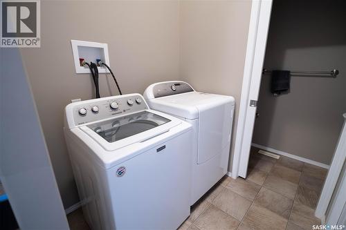 922 Hunter Road, Saskatoon, SK - Indoor Photo Showing Laundry Room
