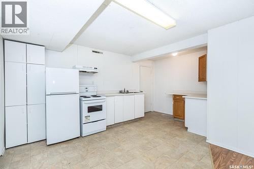 1312 13Th Street E, Saskatoon, SK - Indoor Photo Showing Kitchen