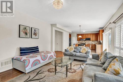 26 Peacock Crescent, Ajax, ON - Indoor Photo Showing Living Room