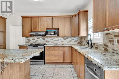 26 Peacock Crescent, Ajax, ON - Indoor Photo Showing Kitchen With Double Sink With Upgraded Kitchen