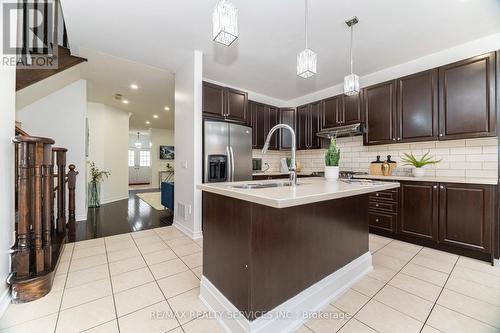 51 Larson Peak Road, Caledon, ON - Indoor Photo Showing Kitchen With Upgraded Kitchen