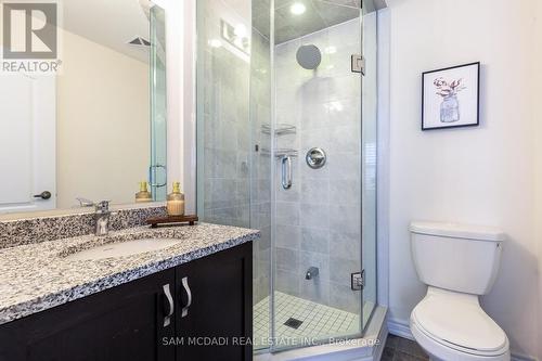 156 Watson Parkway N, Guelph, ON - Indoor Photo Showing Bathroom