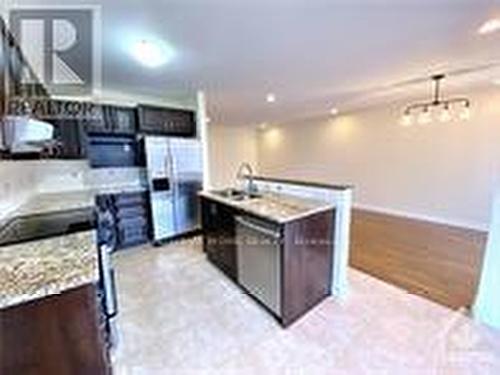 722 Paul Metivier Drive, Ottawa, ON - Indoor Photo Showing Kitchen