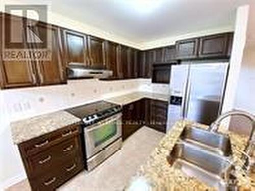 722 Paul Metivier Drive, Ottawa, ON - Indoor Photo Showing Kitchen With Double Sink