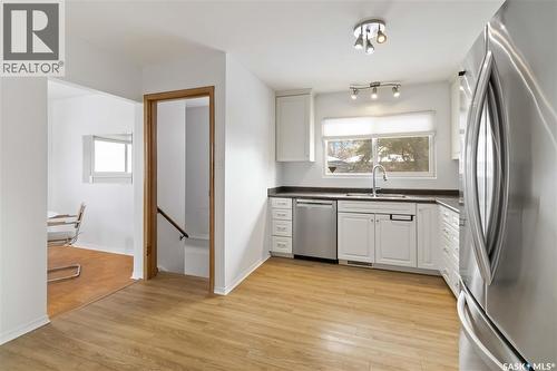 1516 Isabella Street E, Saskatoon, SK - Indoor Photo Showing Kitchen With Double Sink