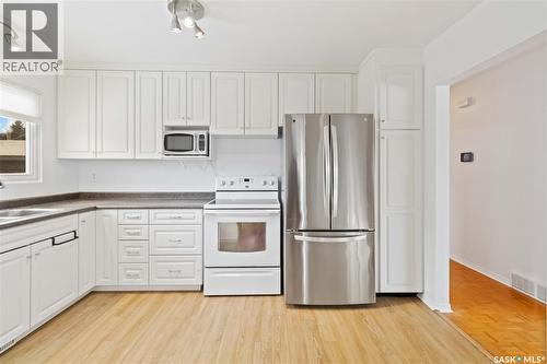 1516 Isabella Street E, Saskatoon, SK - Indoor Photo Showing Kitchen