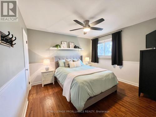 16 Lee Avenue, Belleville (Belleville Ward), ON - Indoor Photo Showing Bedroom