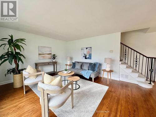 16 Lee Avenue, Belleville (Belleville Ward), ON - Indoor