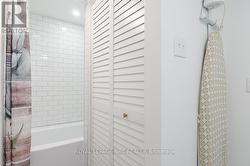 Bathtub & Laundry Closet - 