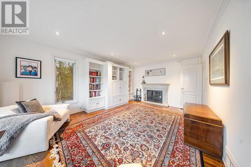 154 Old Yonge Street, Toronto, ON - Indoor Photo Showing Living Room With Fireplace