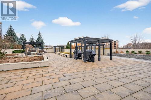 1110 - 1940 Ironstone Drive, Burlington, ON - Outdoor