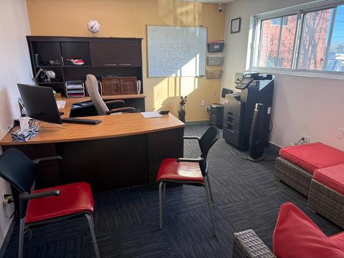 Commerce - 10355 Av. Armand-Lavergne, Montréal (Montréal-Nord), QC 