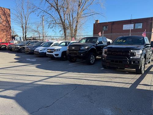 Commerce - 10355 Av. Armand-Lavergne, Montréal (Montréal-Nord), QC 