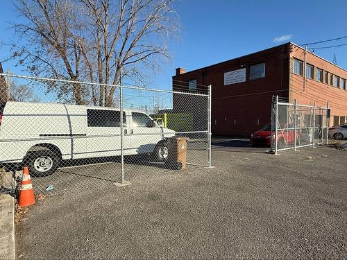 Commerce - 10355 Av. Armand-Lavergne, Montréal (Montréal-Nord), QC 