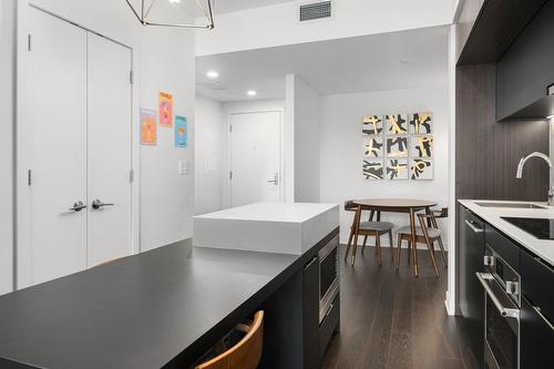 Vue d'ensemble - 3608-1188 Rue St-Antoine O., Montréal (Ville-Marie), QC - Indoor Photo Showing Kitchen