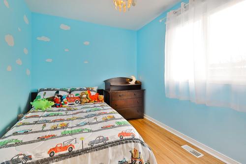 Bedroom - 1296 Av. De Gentilly, Chambly, QC - Indoor Photo Showing Bedroom