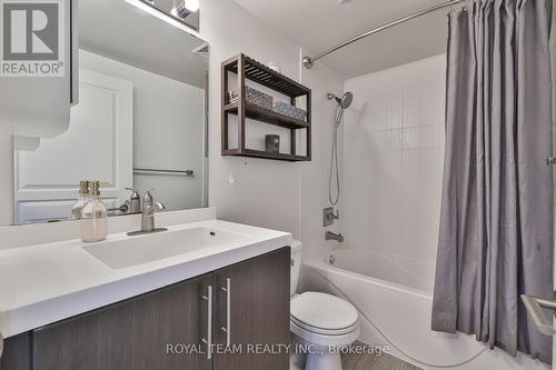 2504 - 2230 Lake Shore Boulevard W, Toronto, ON - Indoor Photo Showing Bathroom