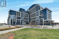 318 - 3200 WILLIAM COLTSON AVENUE  Oakville, ON L6H 7W8