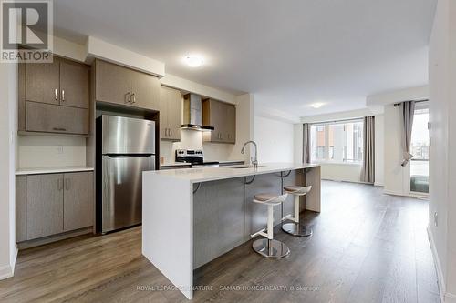 3 - 98 Huguenot Road, Oakville, ON - Indoor Photo Showing Kitchen With Stainless Steel Kitchen With Upgraded Kitchen