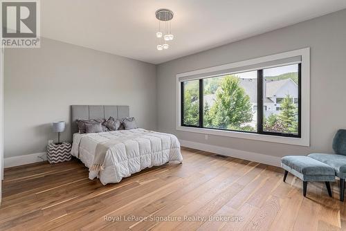 128 Arnot Crescent, Blue Mountains, ON - Indoor Photo Showing Bedroom