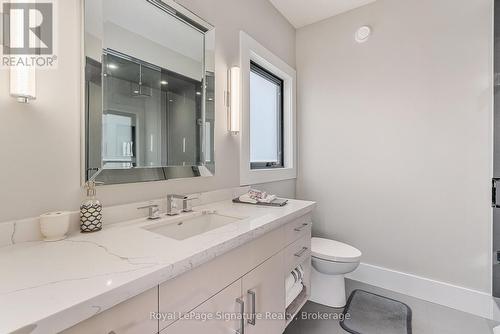 128 Arnot Crescent, Blue Mountains, ON - Indoor Photo Showing Bathroom
