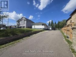 2 INDER HEIGHTS DRIVE  Brampton, ON L6Z 3M4