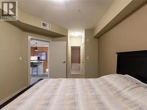7343 Okanagan Landing Road Unit# 2204, Vernon, BC - Indoor Photo Showing Bedroom
