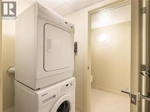 7343 Okanagan Landing Road Unit# 2204, Vernon, BC - Indoor Photo Showing Laundry Room