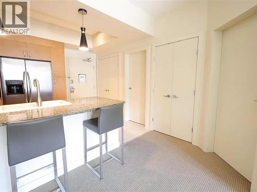 7343 Okanagan Landing Road Unit# 2204, Vernon, BC - Indoor Photo Showing Kitchen With Upgraded Kitchen