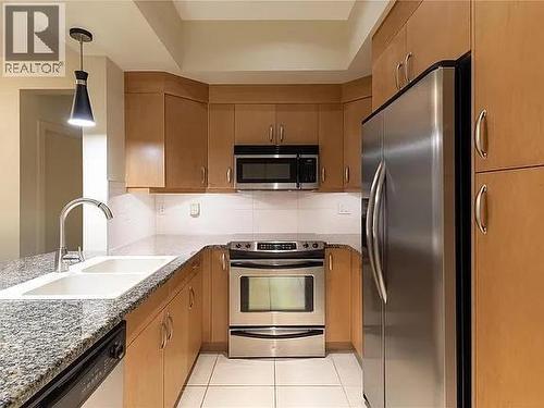 7343 Okanagan Landing Road Unit# 2204, Vernon, BC - Indoor Photo Showing Kitchen With Double Sink