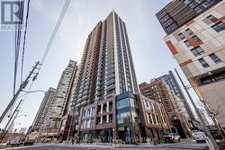 809 - 130 RIVER STREET  Toronto, ON M5A 3P8