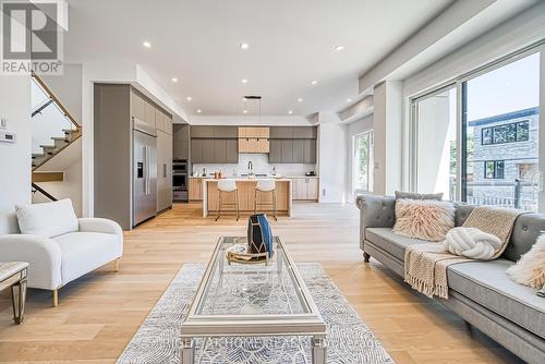 67 Bexhill Avenue, Toronto, ON - Indoor Photo Showing Living Room