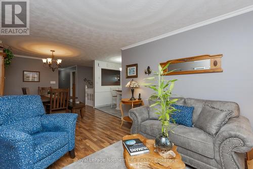 42 Balmoral Crescent, North Bay (Ferris), ON - Indoor Photo Showing Living Room