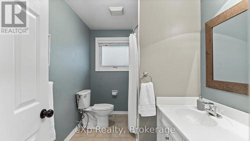 Main Floor Bath - 861 Gustavus Street, Saugeen Shores, ON - Indoor Photo Showing Bathroom