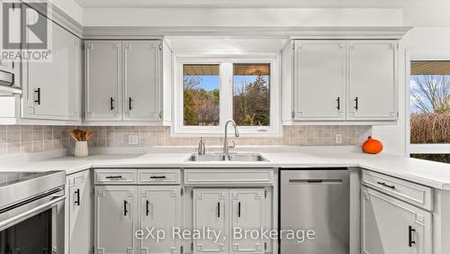 Kitchen - 861 Gustavus Street, Saugeen Shores, ON - Indoor Photo Showing Kitchen With Double Sink