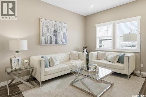 1216 Pringle Way, Saskatoon, SK - Indoor Photo Showing Living Room