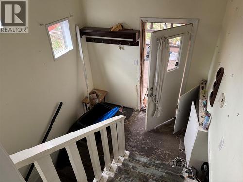 1042 Vine Street, Robson, BC - Indoor Photo Showing Other Room